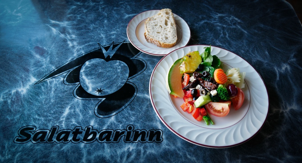 salatbarinn-buffett-restaurant-iceland-